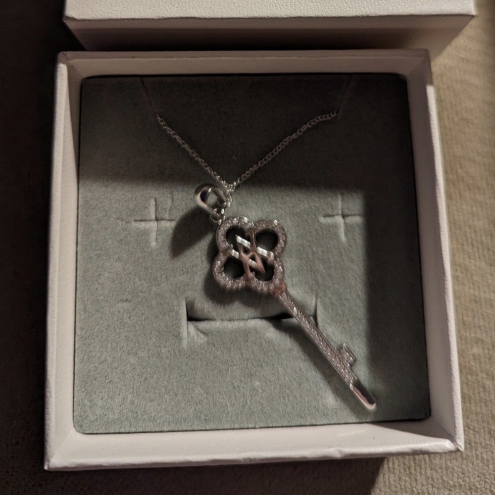 ANCIENT CLASSIC CLOVER NECKLACE IKEBANA COLLECTION from AVENA